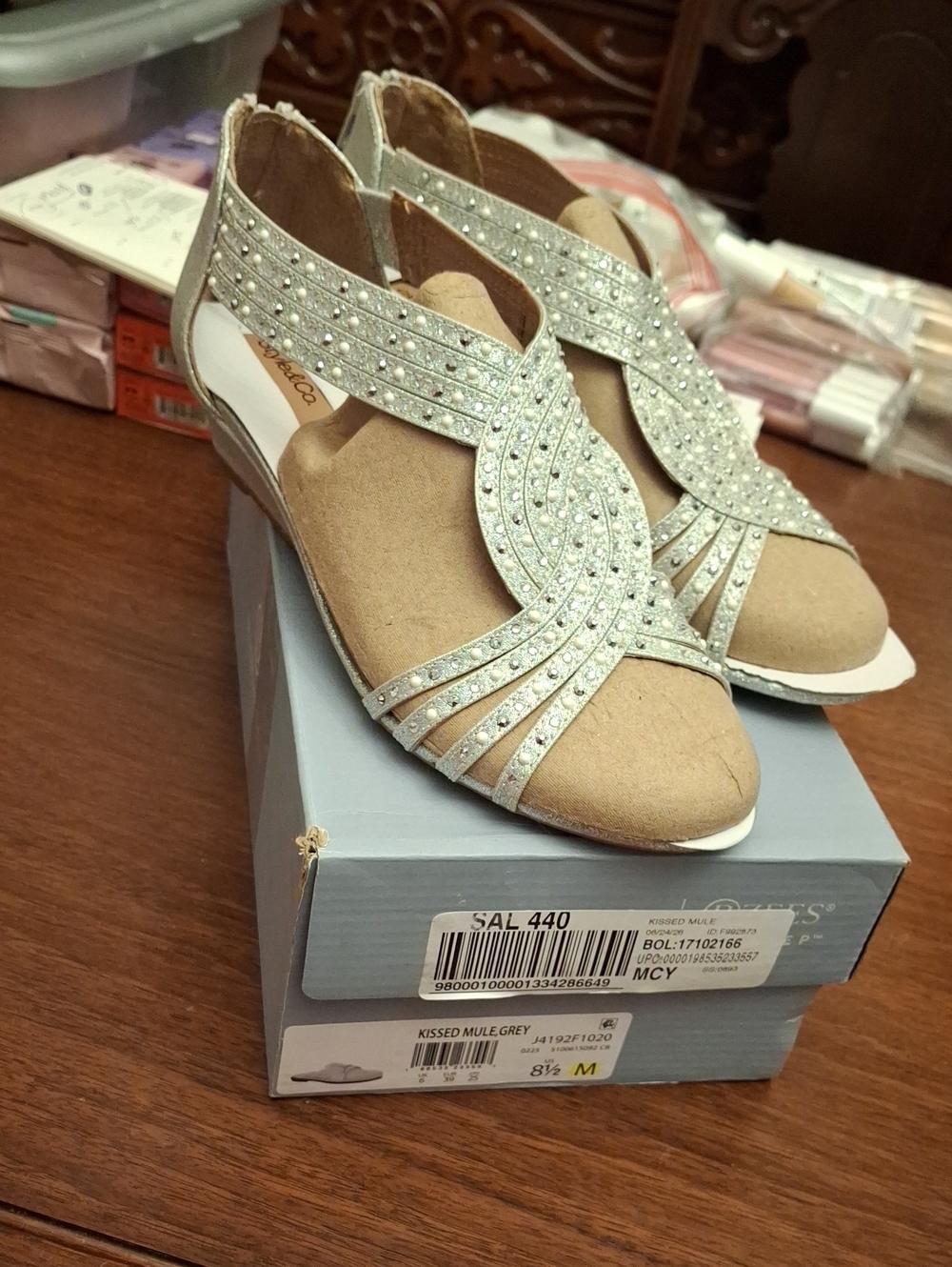 Lifestride BZees Air Step Kissed Mule Silver Rhinestone & Faux Pearl 8M New